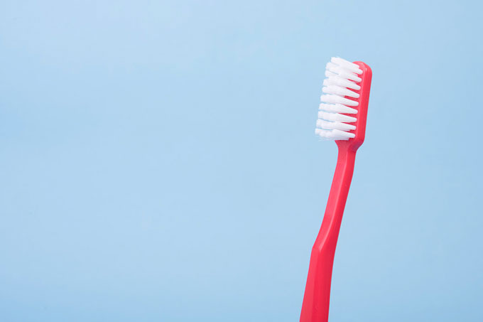 limpiar-bacterias-cepillo-de-dientes